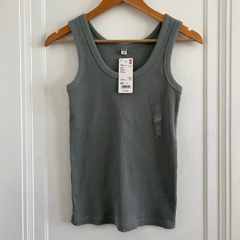 NWT Uniqlo Ribbed Tank!